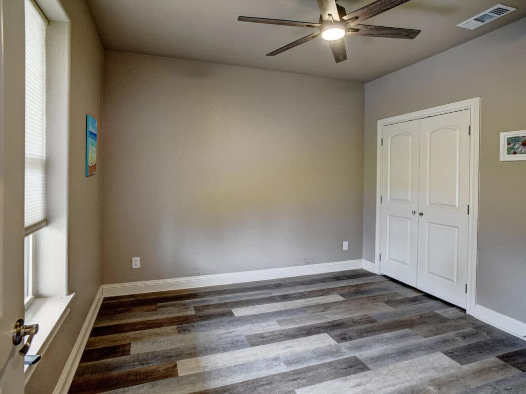 198 CR 310, Yoakum TX — public listing photo 23
