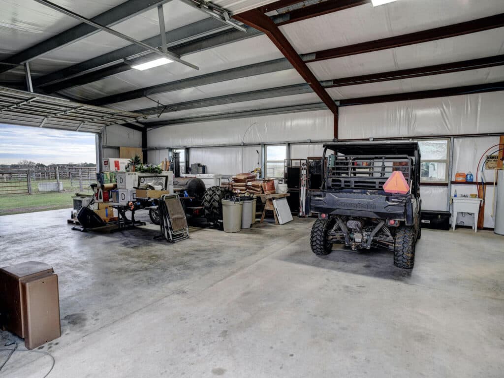 198 CR 310, Yoakum TX — public listing photo 25
