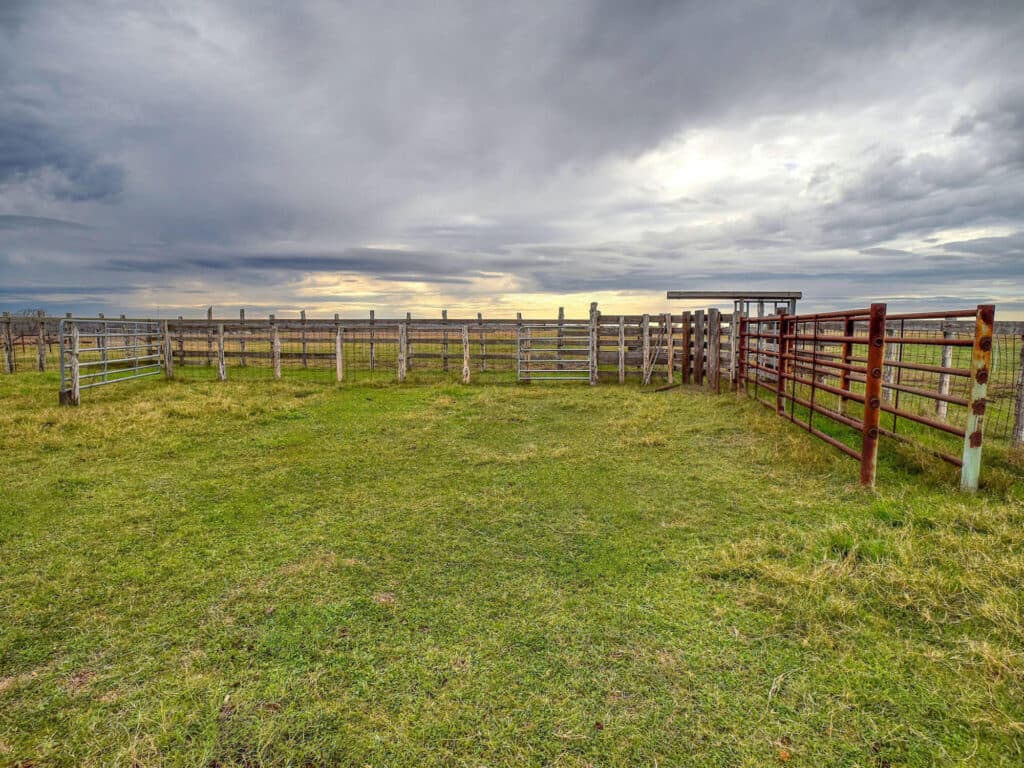 198 CR 310, Yoakum TX — public listing photo 30