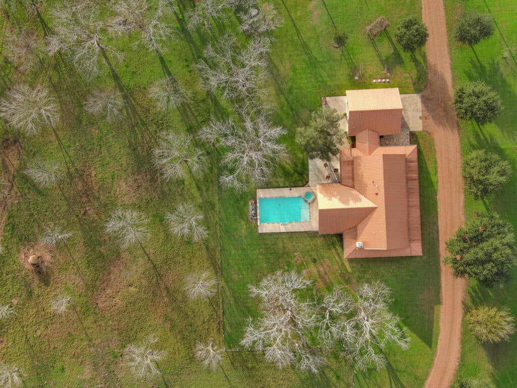 198 CR 310, Yoakum TX — public listing photo 32