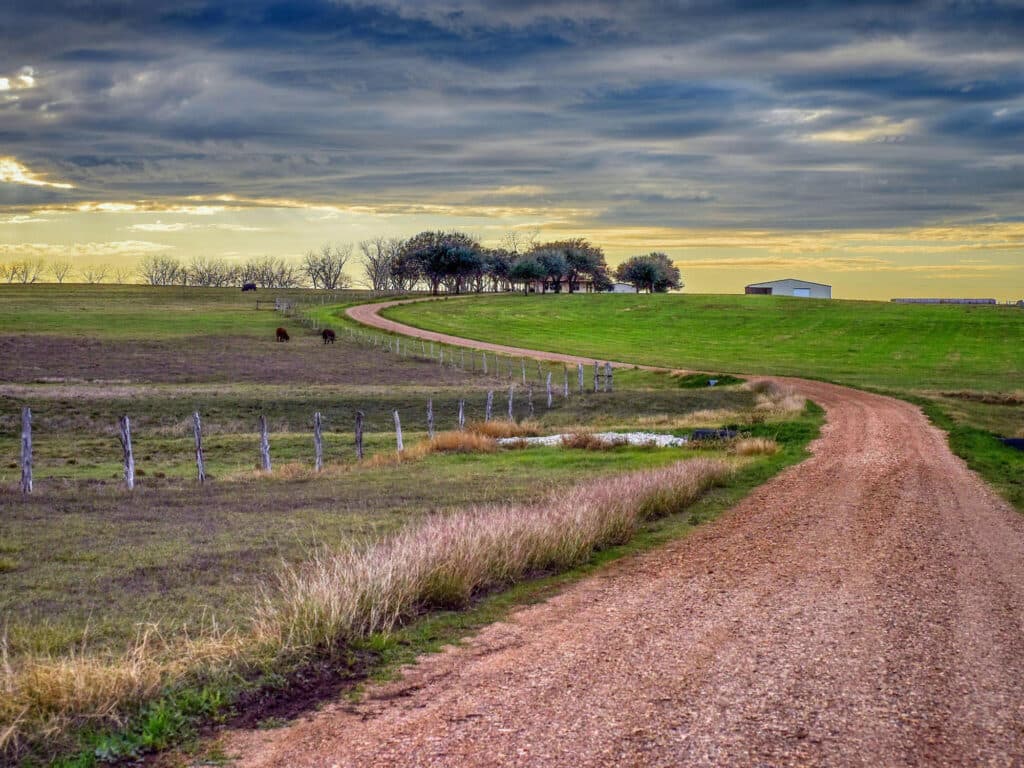 198 CR 310, Yoakum TX — public listing photo 35