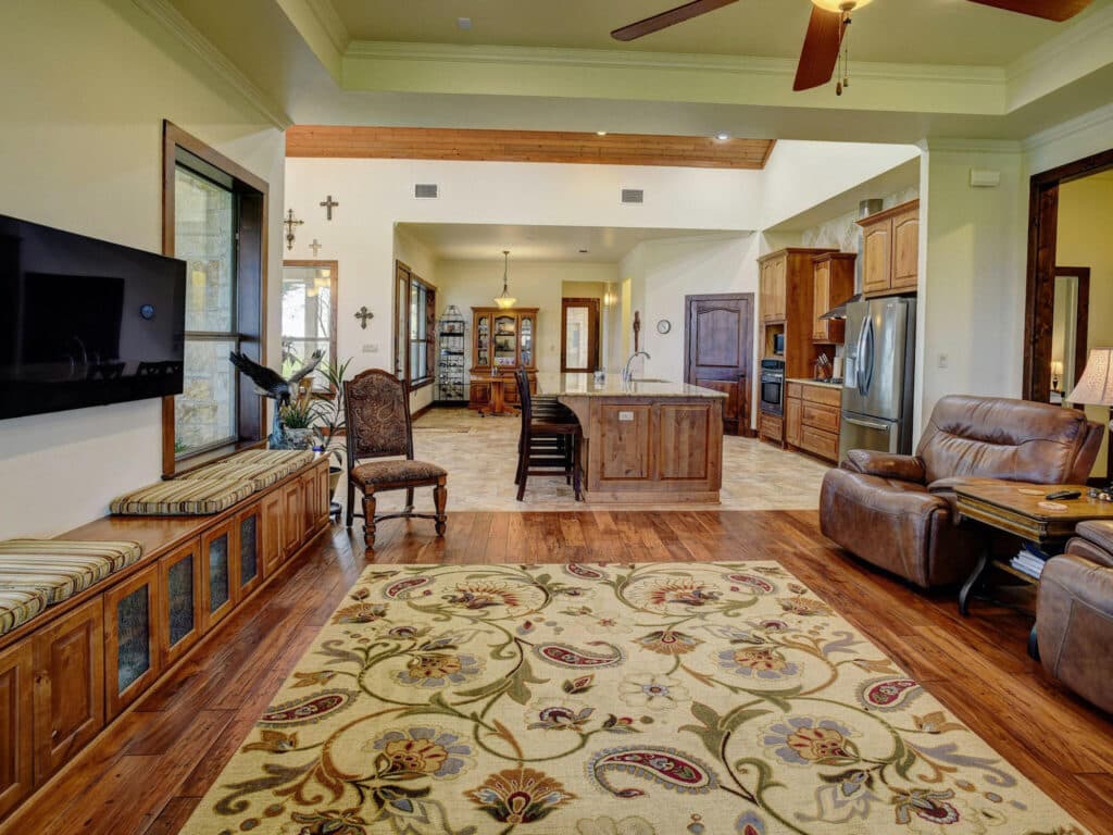 198 CR 310, Yoakum TX — public listing photo 44