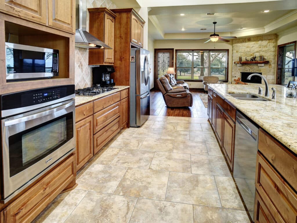 198 CR 310, Yoakum TX — public listing photo 46
