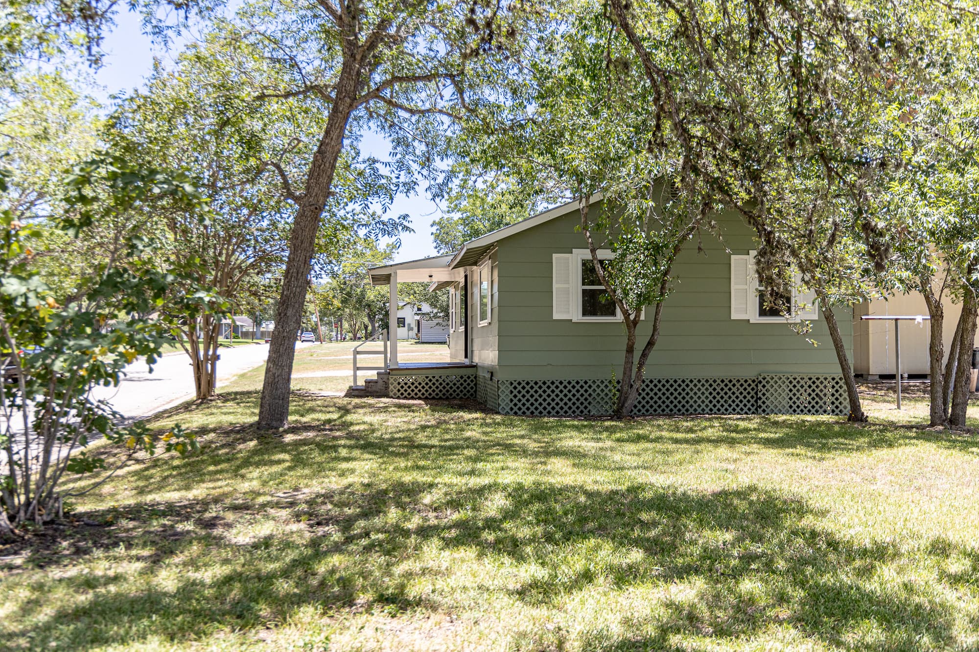 200 Bowie St., Hallettsville — public listing photo 4