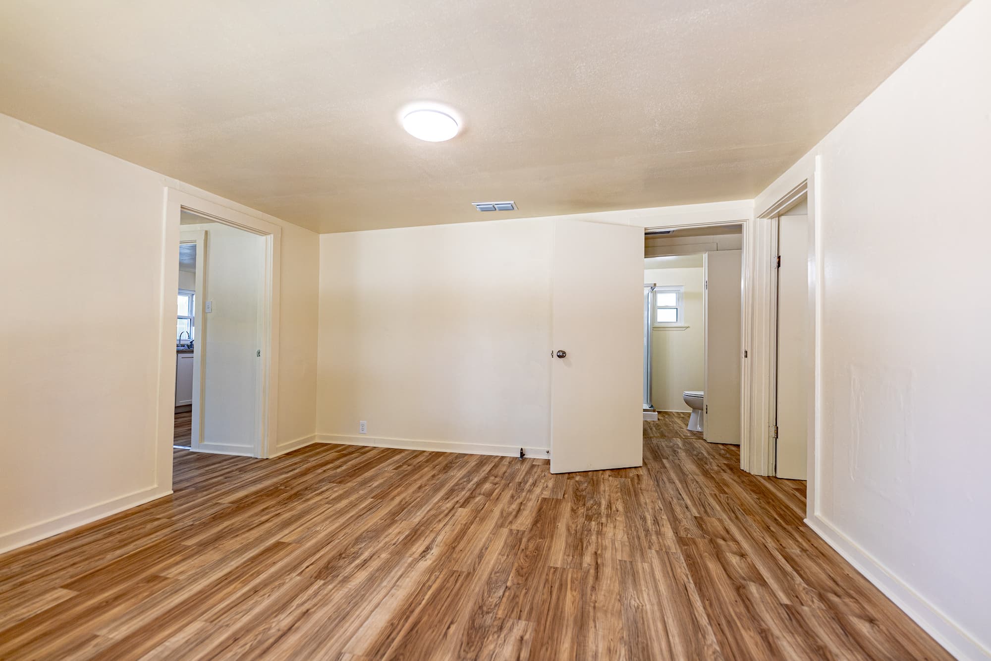 200 Bowie St., Hallettsville — public listing photo 8