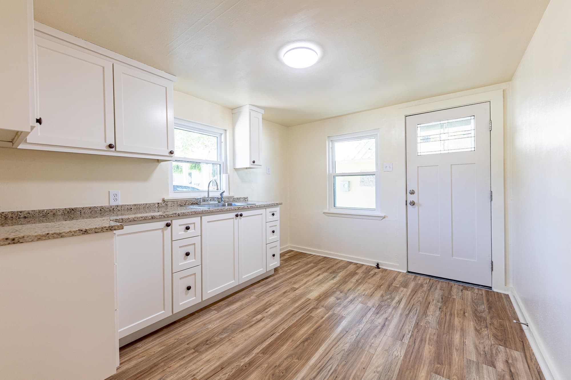 200 Bowie St., Hallettsville — public listing photo 10