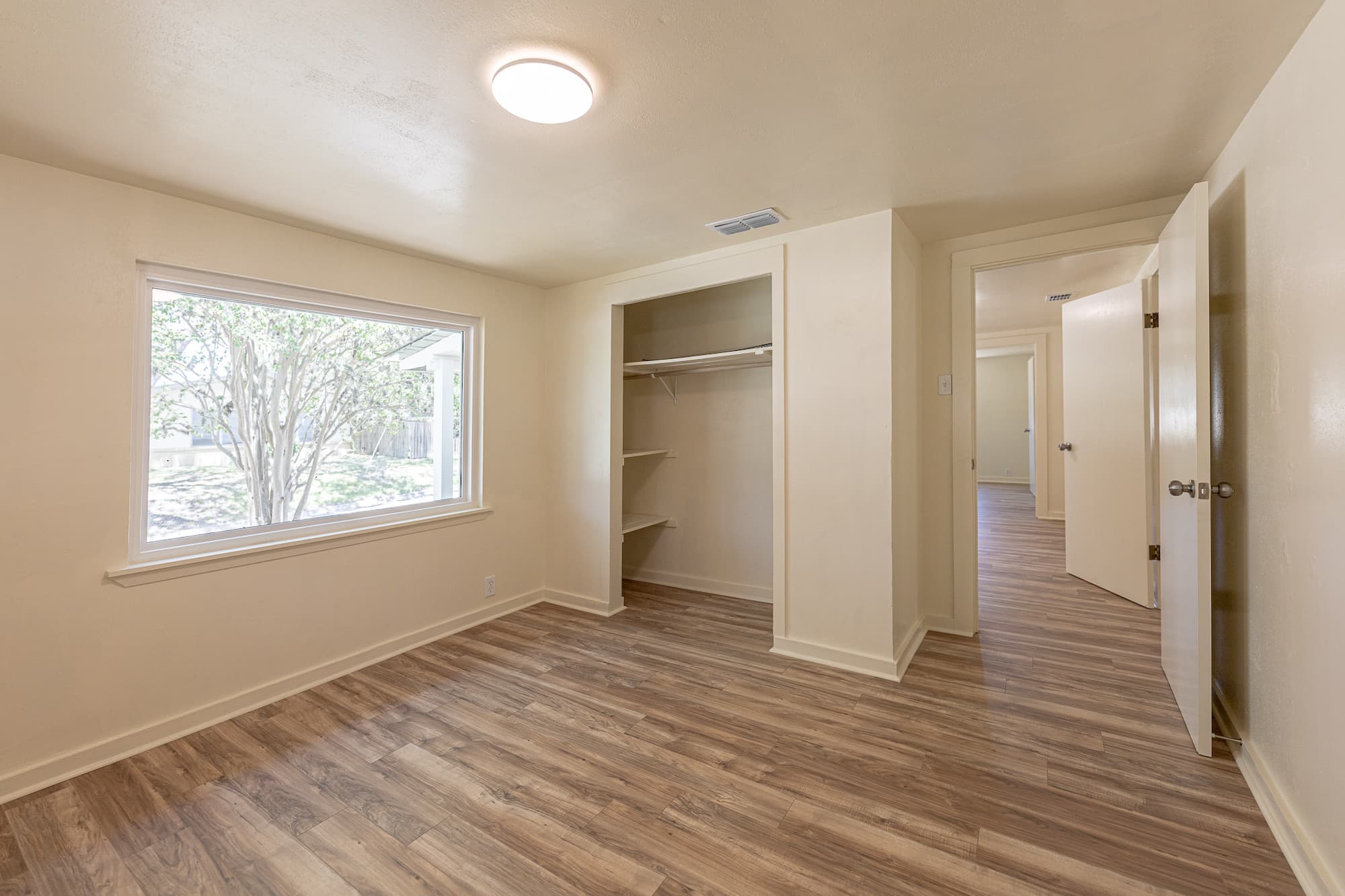 200 Bowie St., Hallettsville — public listing photo 13