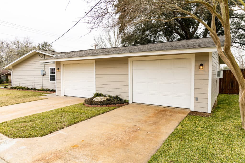 203 W. Bozka, St, Shiner TX 77984 — public listing photo 21