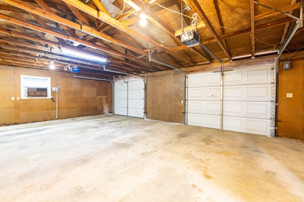 203 W. Bozka, St, Shiner TX 77984 — public listing photo 22