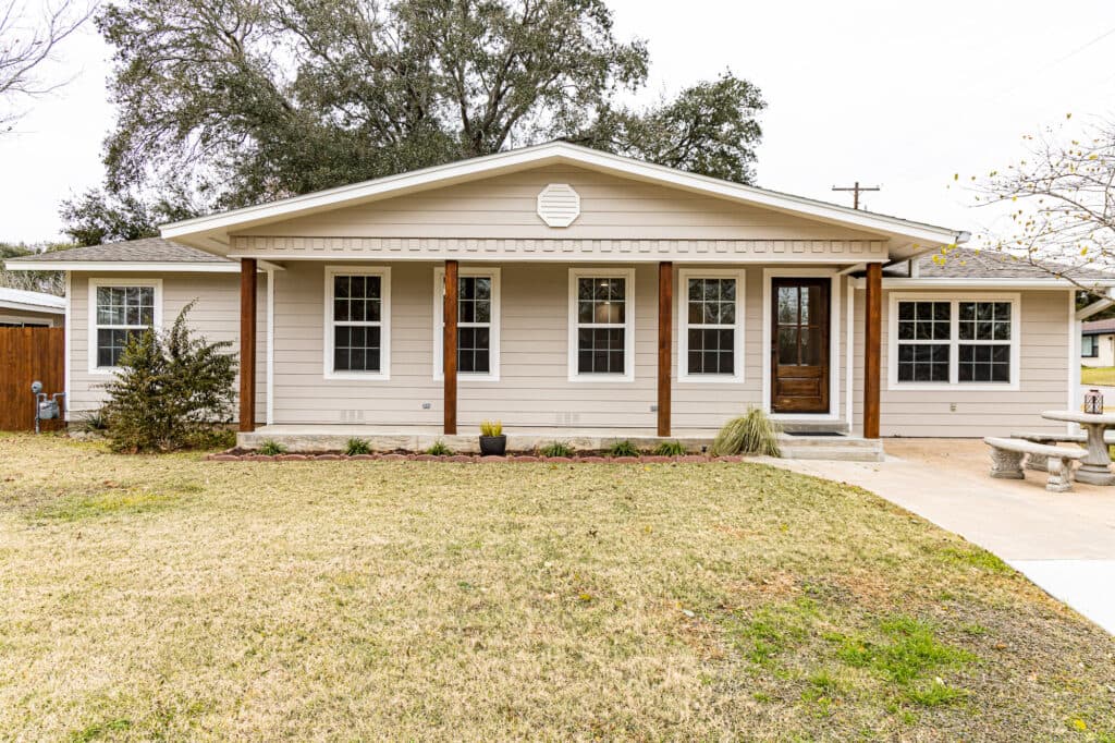203 W. Bozka, St, Shiner TX 77984 — public listing photo 25