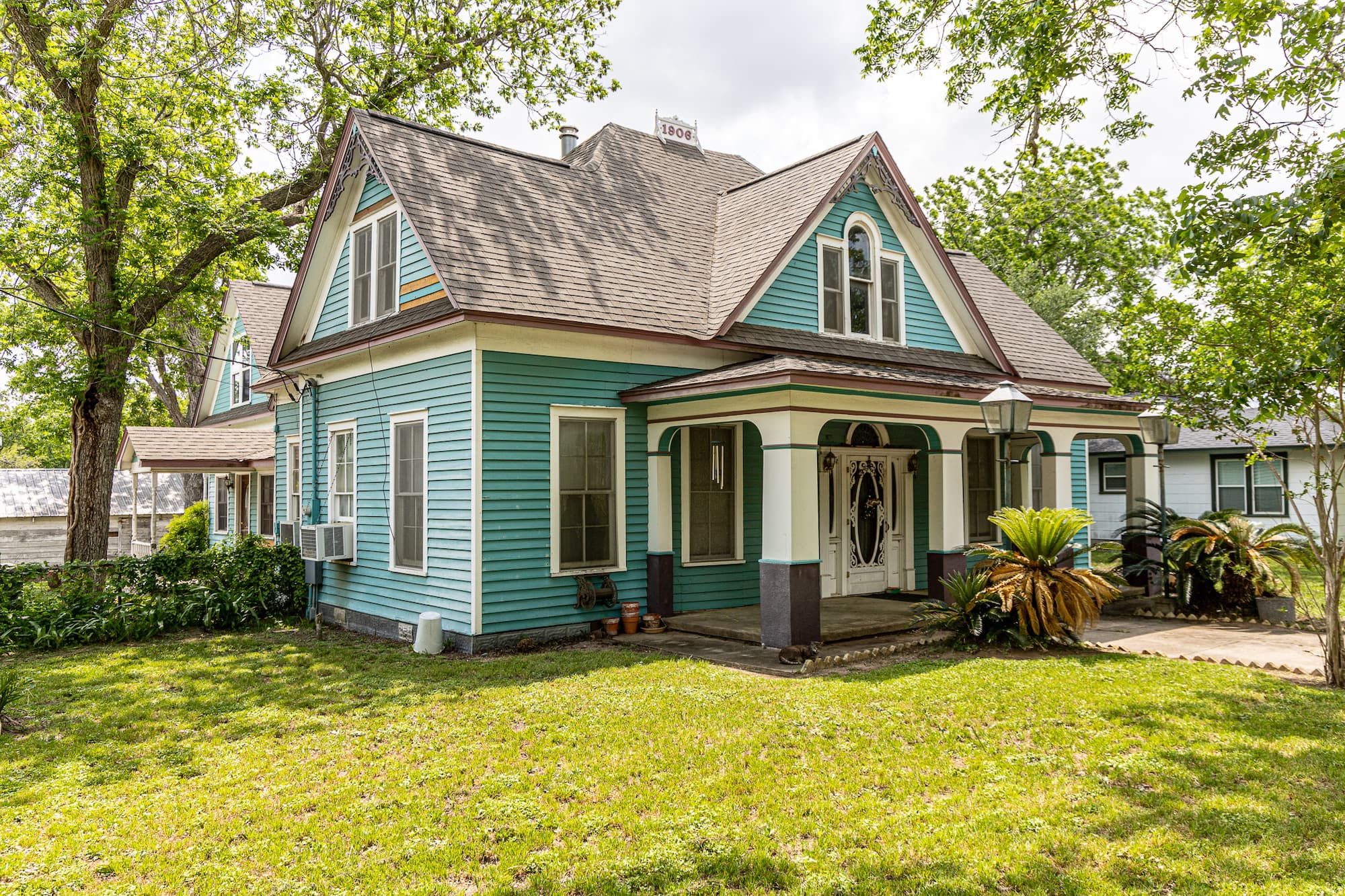204 Ave F, Shiner TX 77984 — public listing photo 4