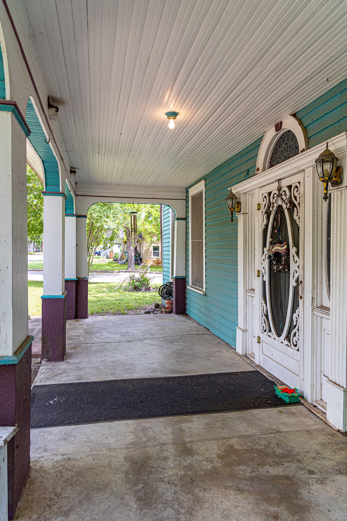 204 Ave F, Shiner TX 77984 — public listing photo 5