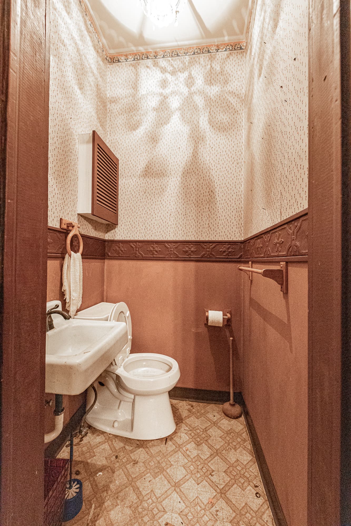 204 Ave F, Shiner TX 77984 — public listing photo 24