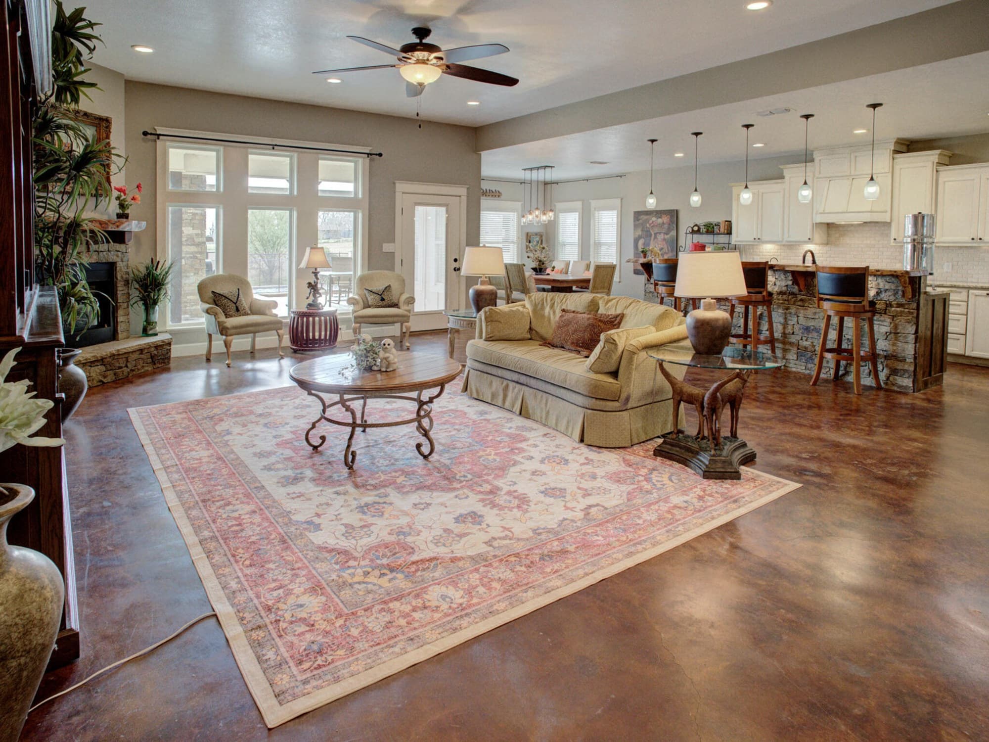 205 S Avenue D, Shiner — public listing photo 7
