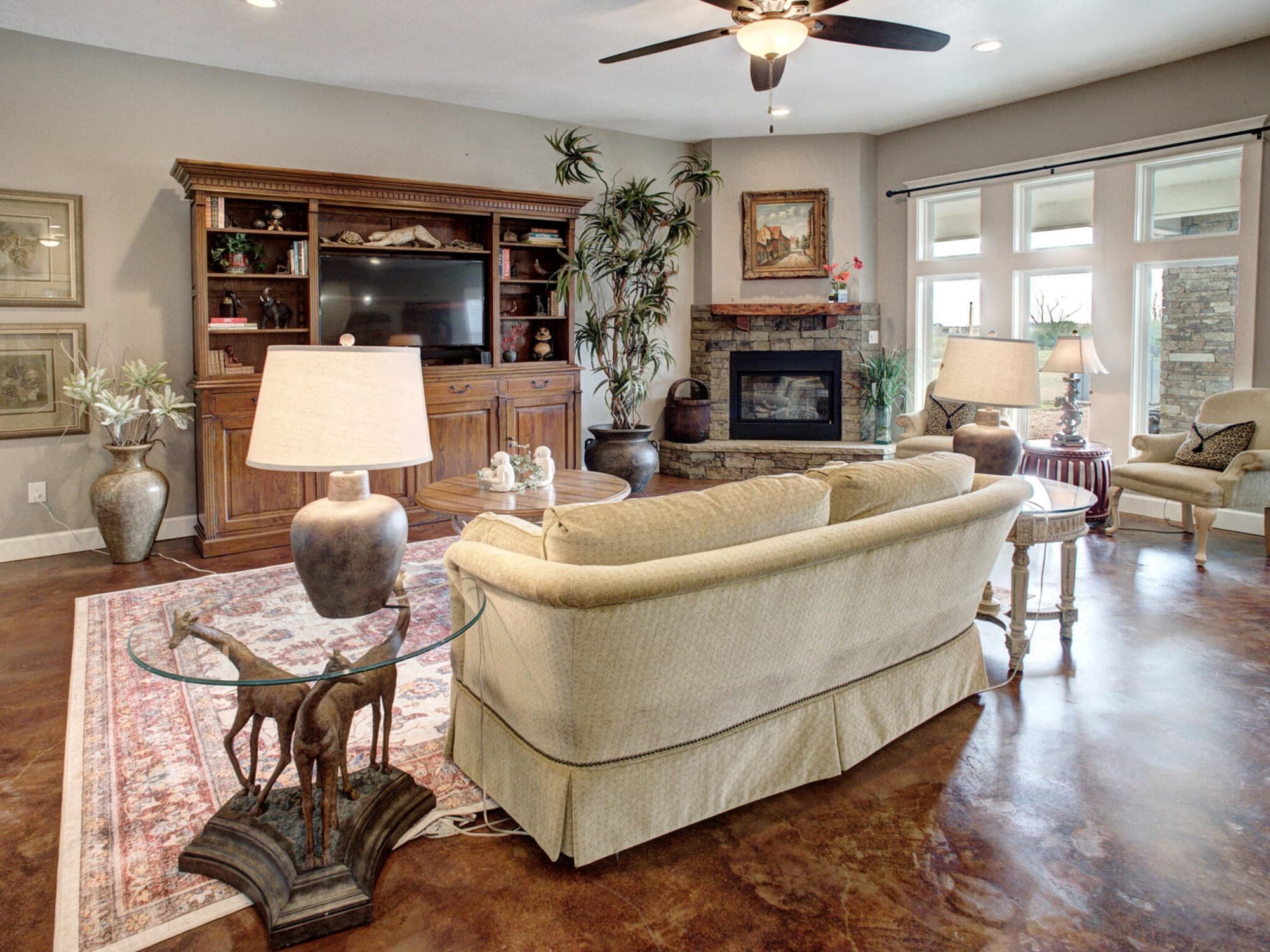 205 S Avenue D, Shiner — public listing photo 8