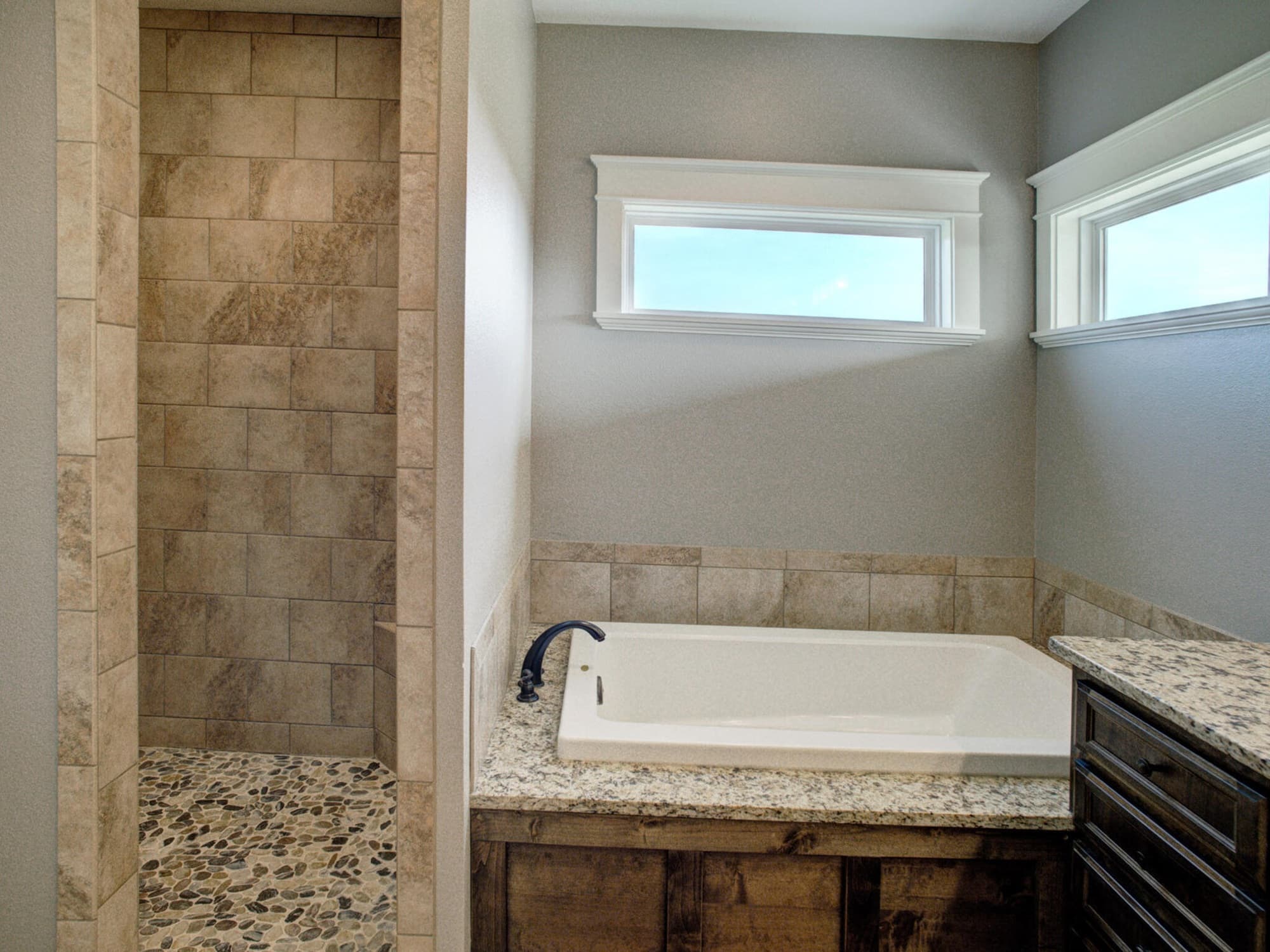 205 S Avenue D, Shiner — public listing photo 18