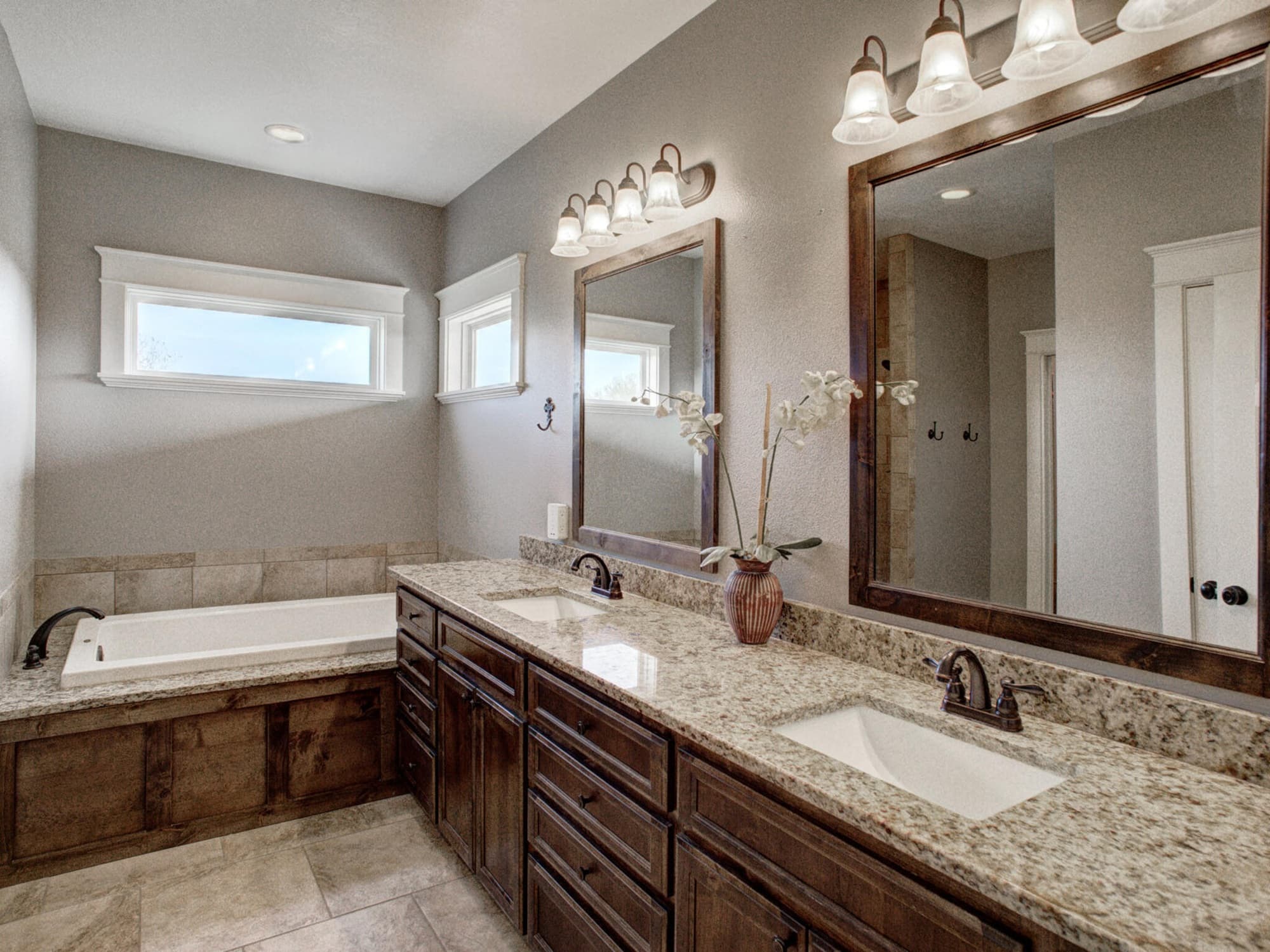 205 S Avenue D, Shiner — public listing photo 19
