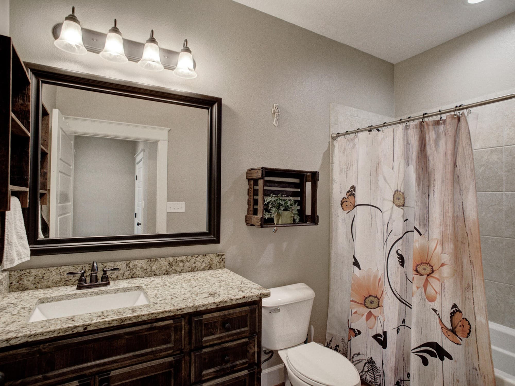 205 S Avenue D, Shiner — public listing photo 25