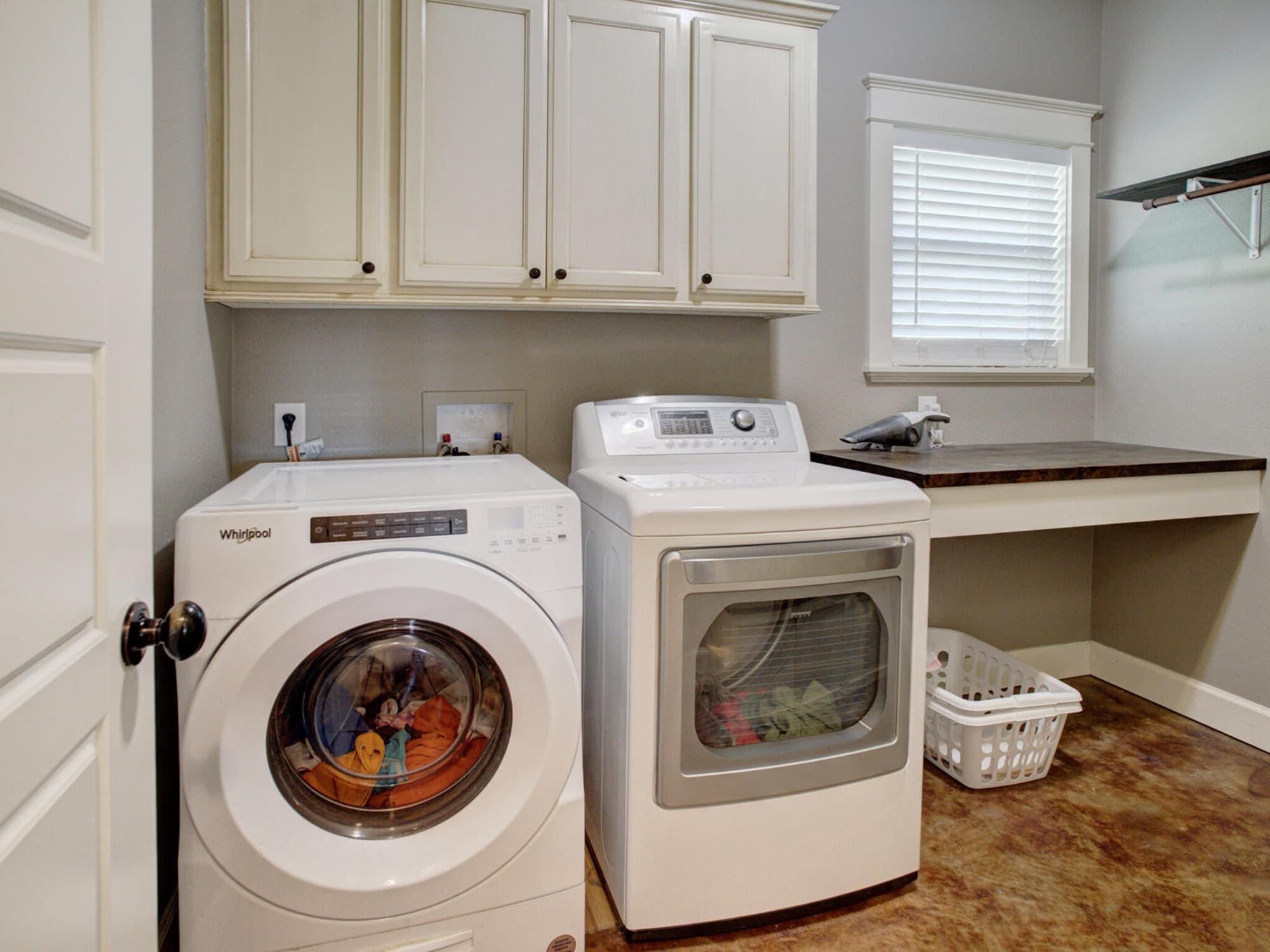 205 S Avenue D, Shiner — public listing photo 28