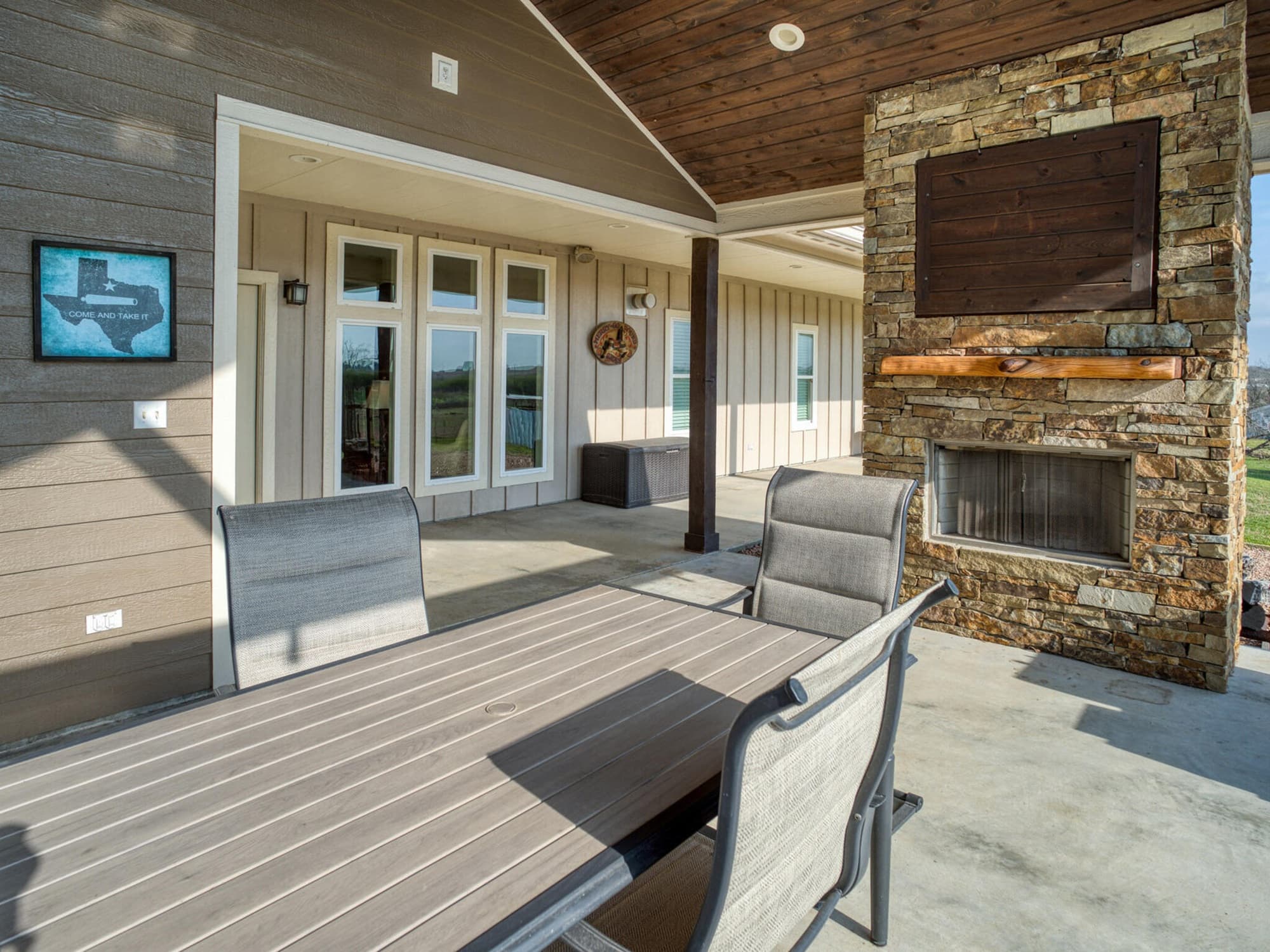 205 S Avenue D, Shiner — public listing photo 32
