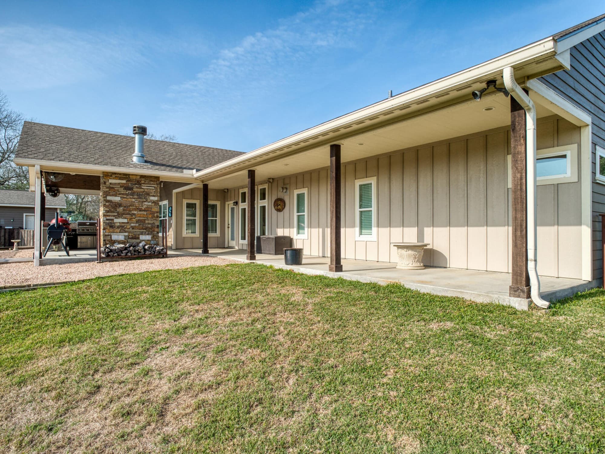 205 S Avenue D, Shiner — public listing photo 37