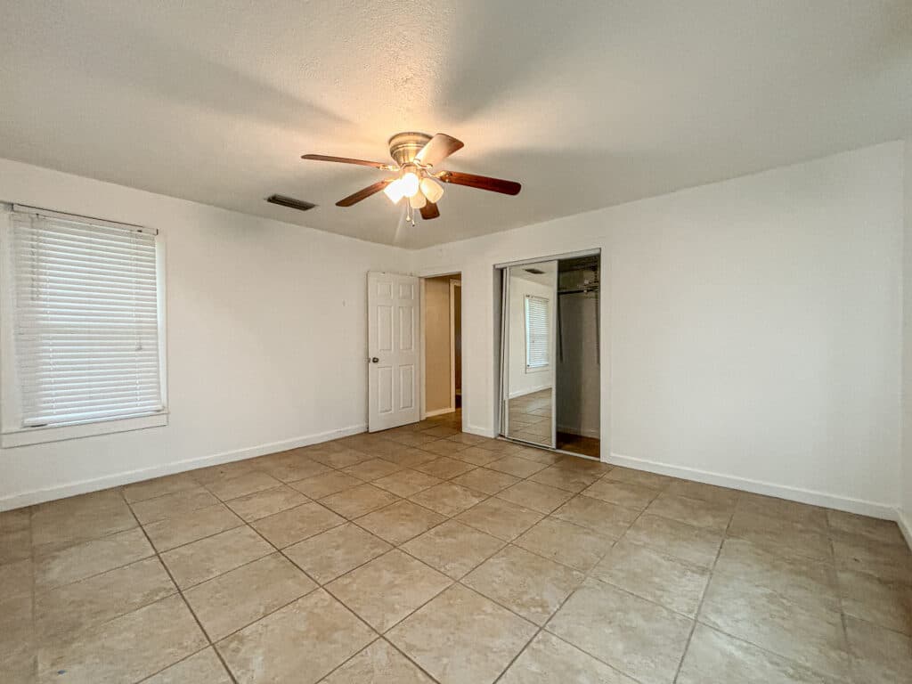 209 S. Ave F, Shiner — public listing photo 9