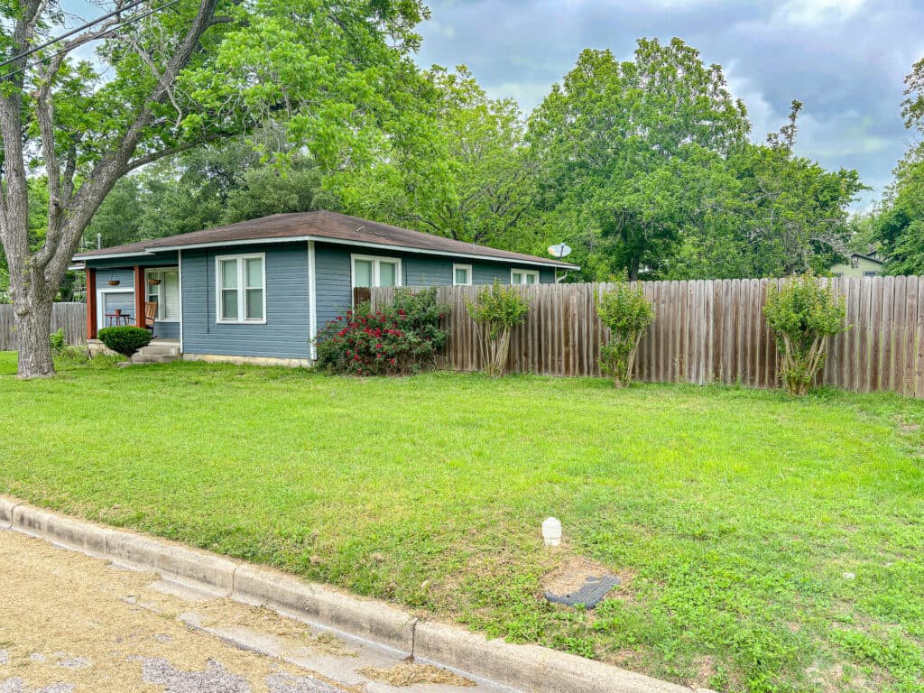 209 S. Ave F, Shiner — public listing photo 19