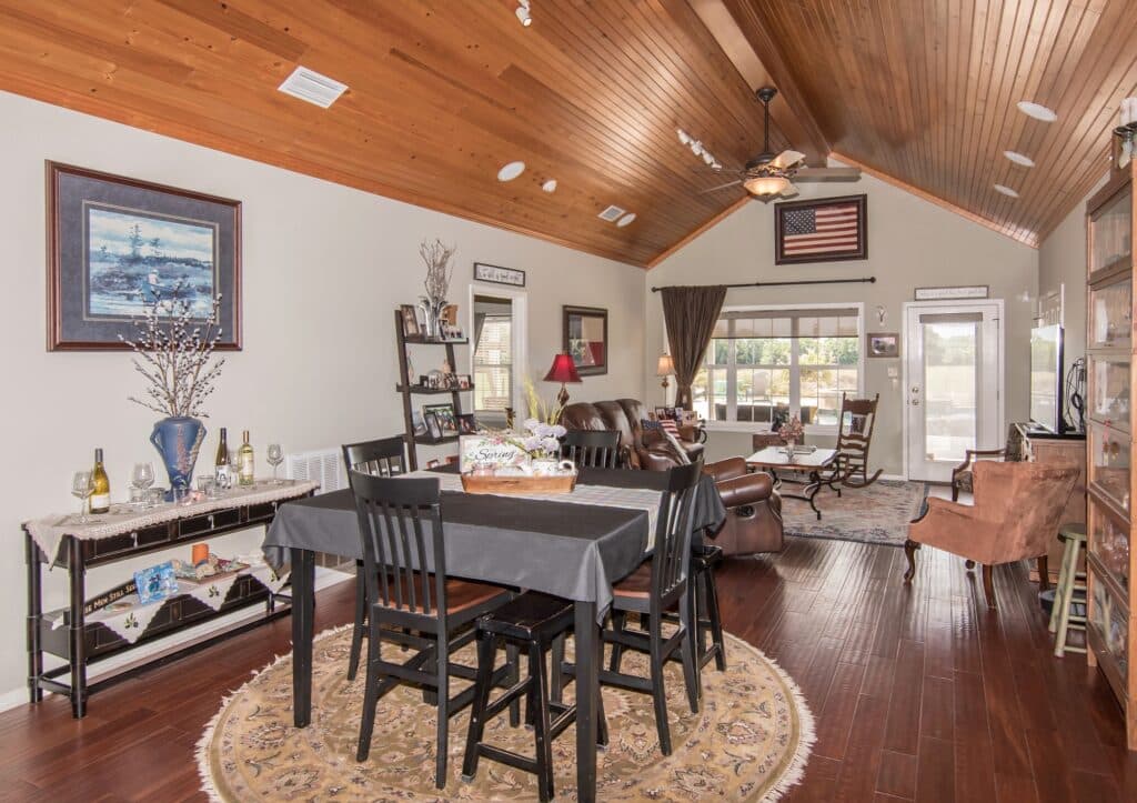 211 CR 317, Yoakum — public listing photo 7