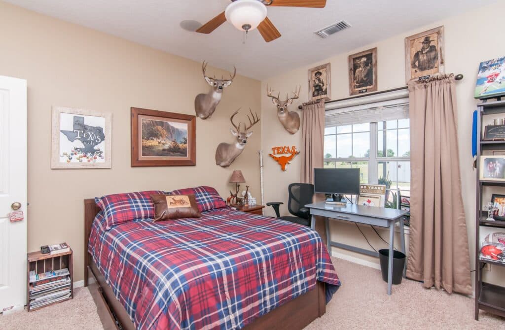 211 CR 317, Yoakum — public listing photo 18