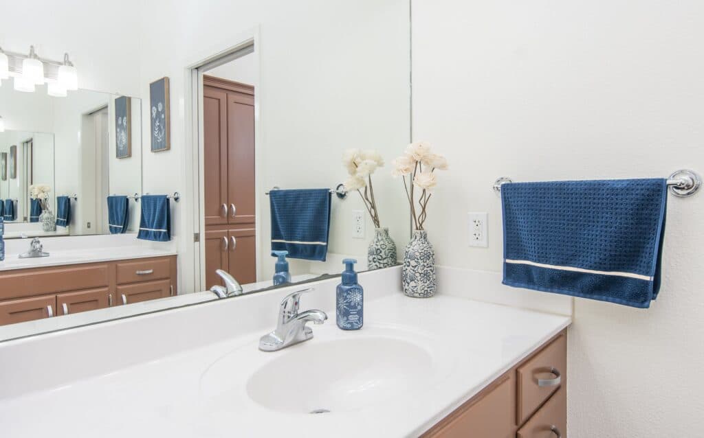 211 CR 317, Yoakum — public listing photo 19