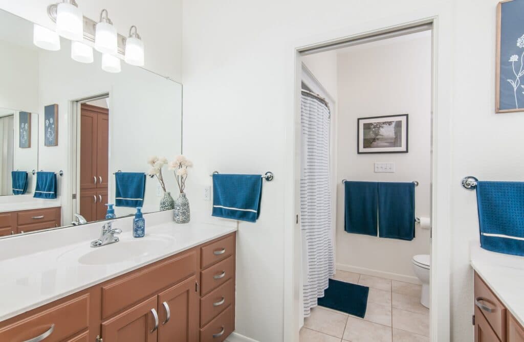 211 CR 317, Yoakum — public listing photo 20