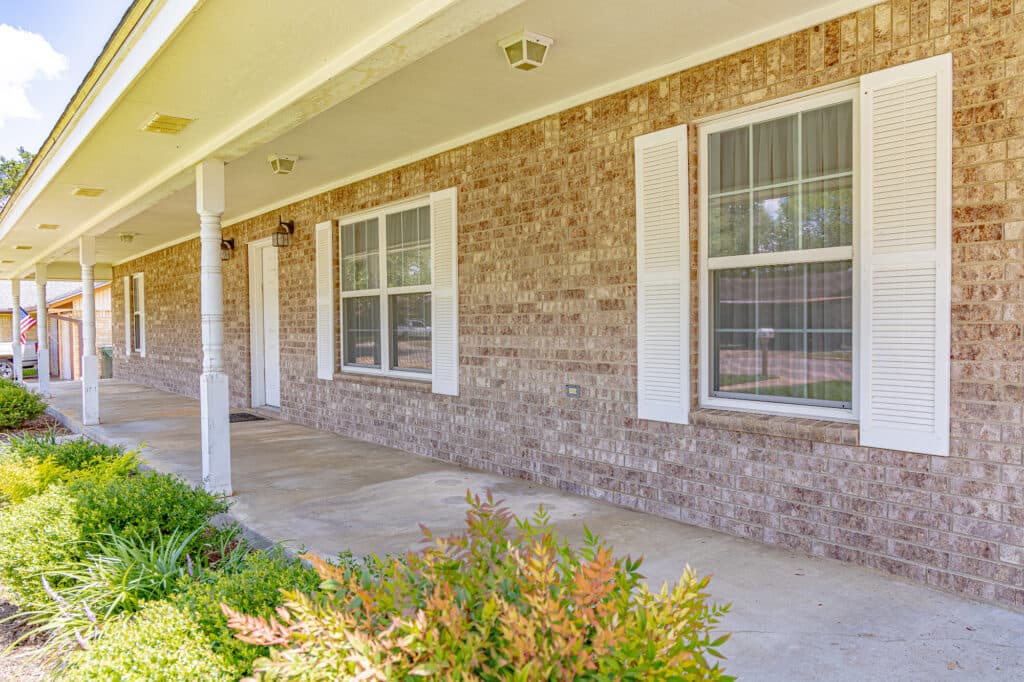 216 Montana Dr., Shiner Texas — public listing photo 5