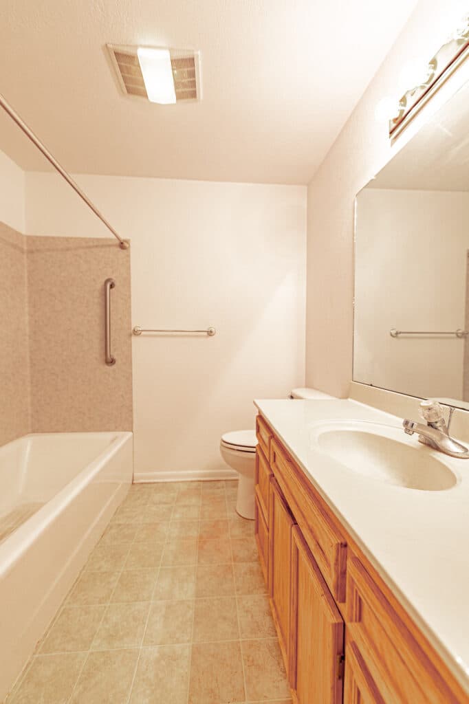 216 Montana Dr., Shiner Texas — public listing photo 14