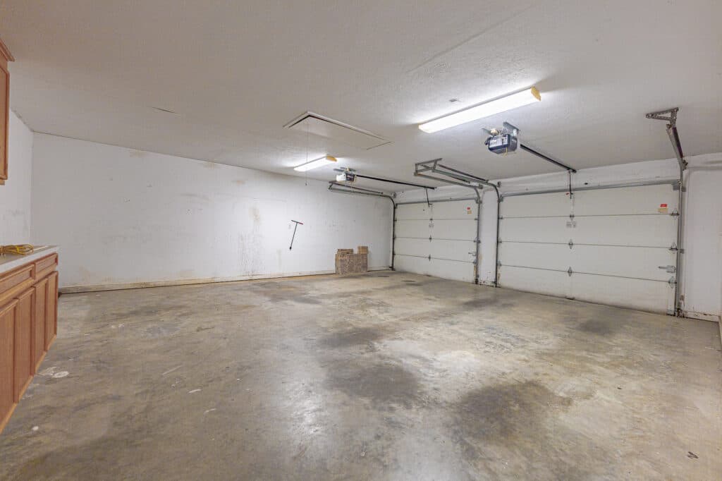 216 Montana Dr., Shiner Texas — public listing photo 23
