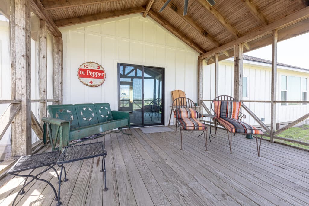 2168 CR 320, Shiner, TX 77984 — public listing photo 13