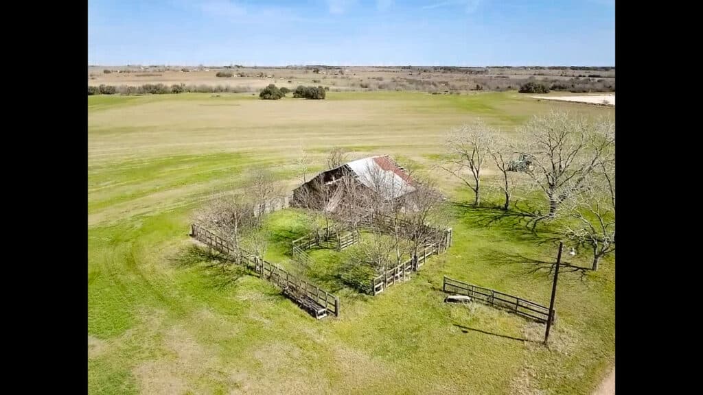 2168 CR 320, Shiner, TX 77984 — public listing photo 22