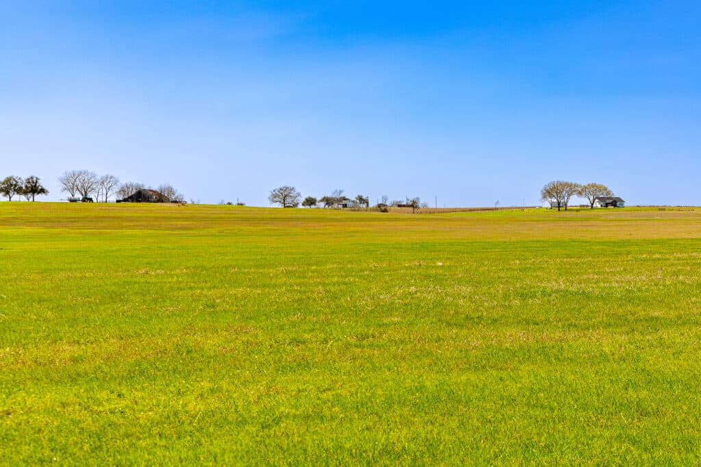 2168 CR 320, Shiner, TX 77984 — public listing photo 33