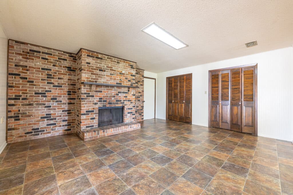 2272 US Hwy 90a, Hallettsville, TX 77964 — public listing photo 11