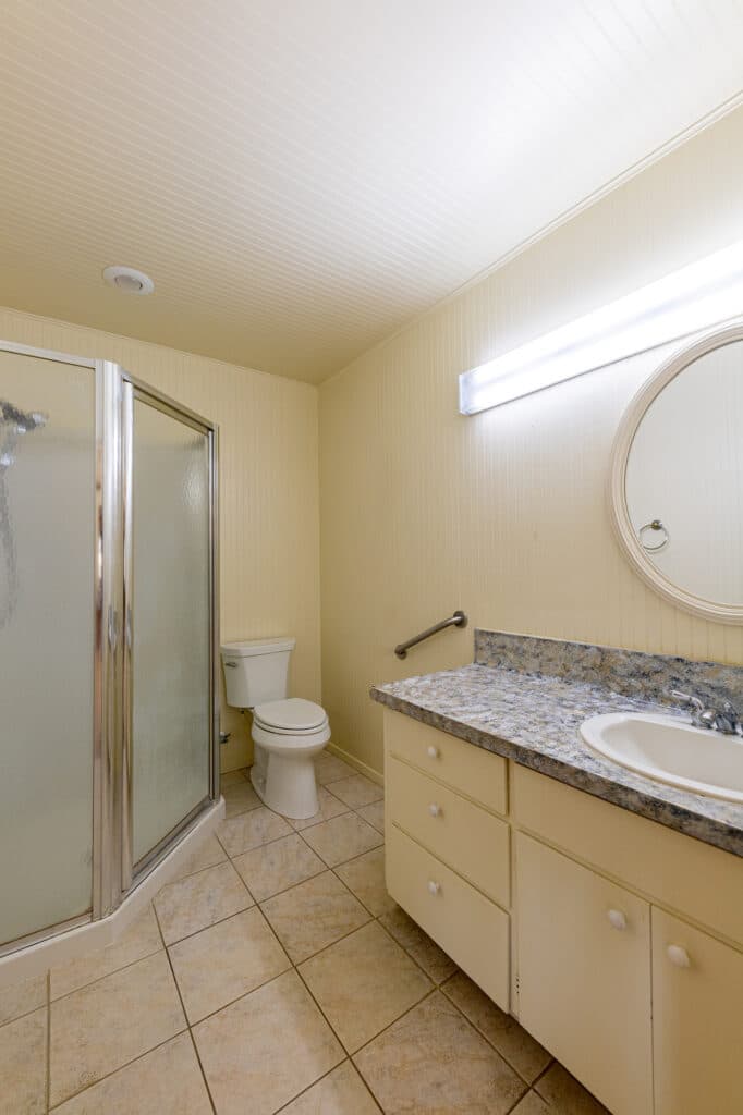 2272 US Hwy 90a, Hallettsville, TX 77964 — public listing photo 17