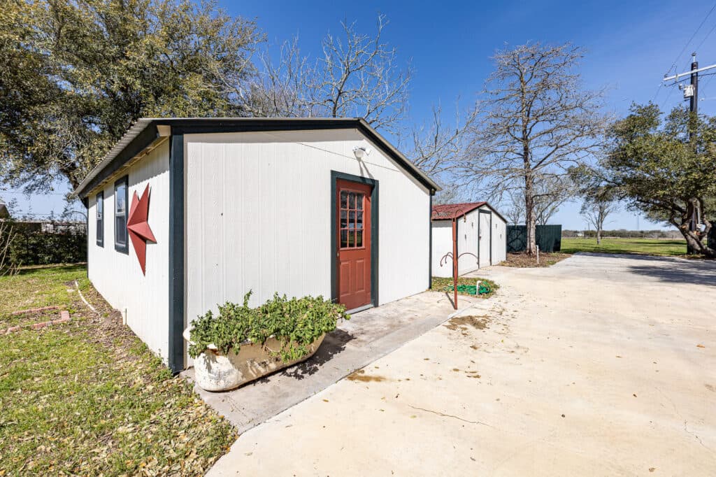 2272 US Hwy 90a, Hallettsville, TX 77964 — public listing photo 28