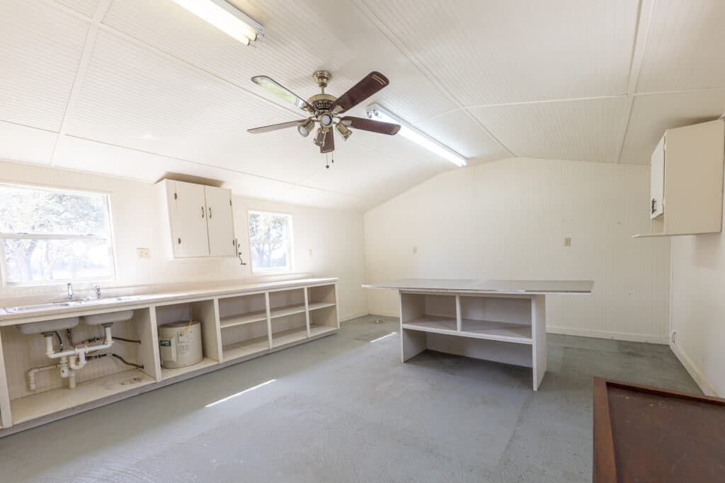 2272 US Hwy 90a, Hallettsville, TX 77964 — public listing photo 31