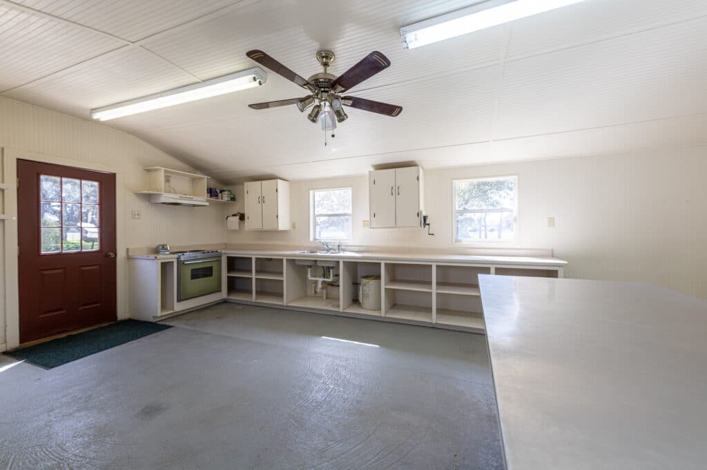 2272 US Hwy 90a, Hallettsville, TX 77964 — public listing photo 32