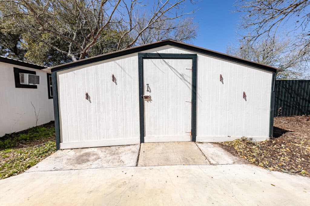 2272 US Hwy 90a, Hallettsville, TX 77964 — public listing photo 34