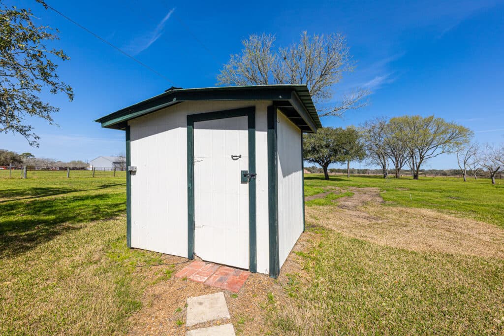 2272 US Hwy 90a, Hallettsville, TX 77964 — public listing photo 37