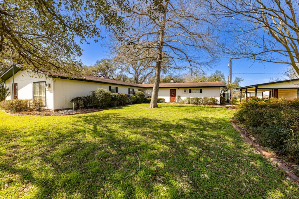 2272 US Hwy 90a, Hallettsville, TX 77964 — public listing photo 41