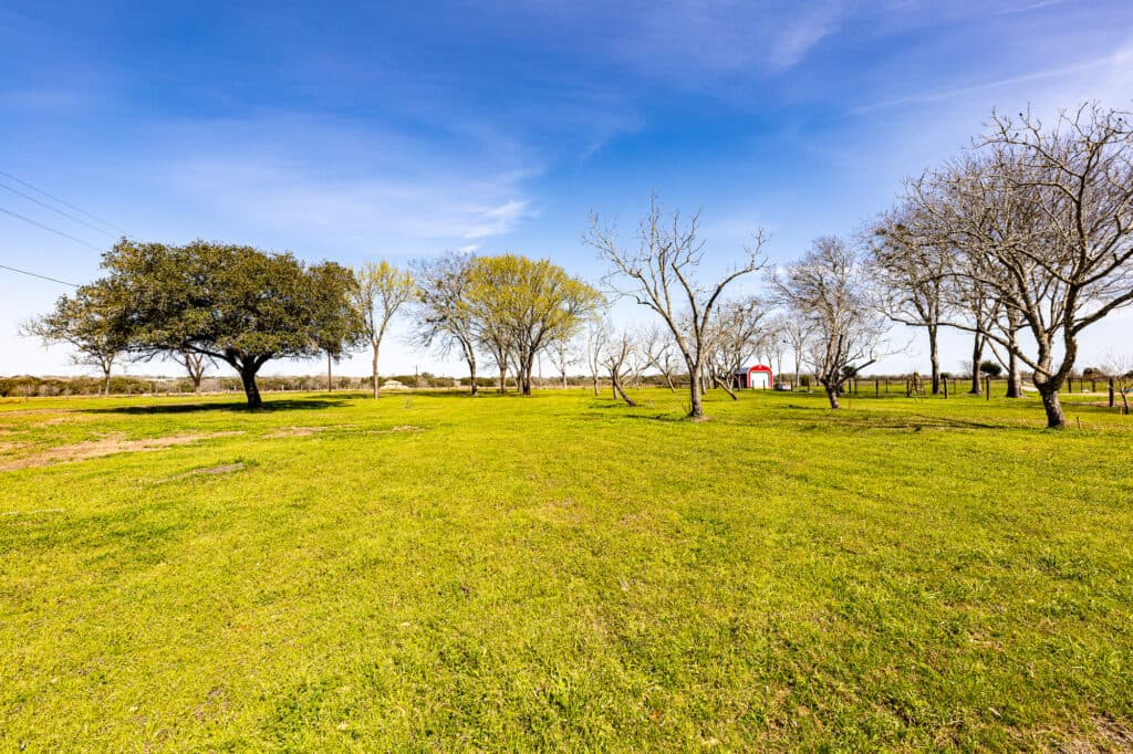 2272 US Hwy 90a, Hallettsville, TX 77964 — public listing photo 43