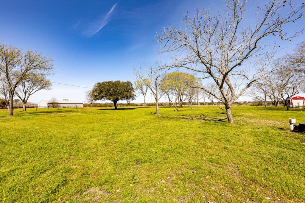 2272 US Hwy 90a, Hallettsville, TX 77964 — public listing photo 44