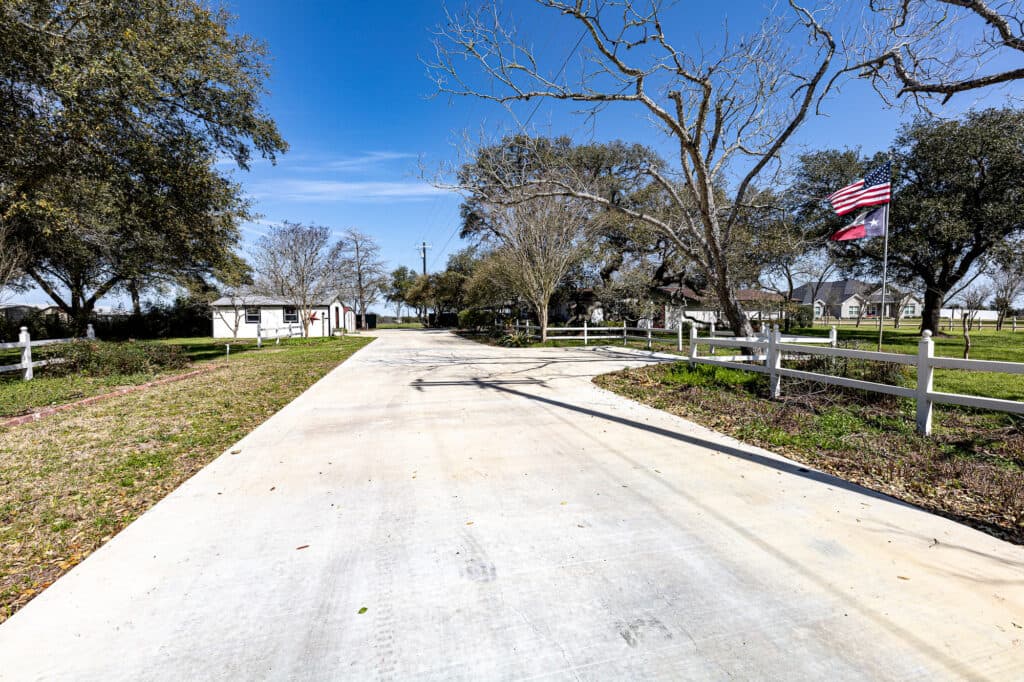 2272 US Hwy 90a, Hallettsville, TX 77964 — public listing photo 45