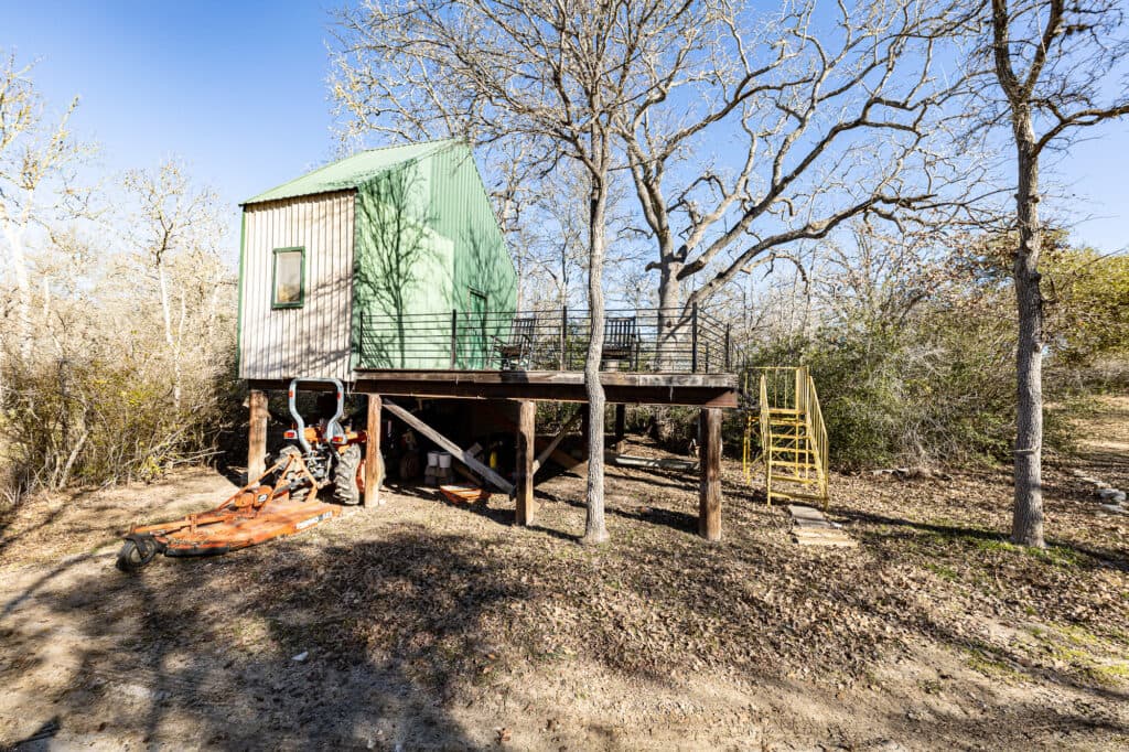 2915 CR 354, Gonzales, TX — public listing photo 21