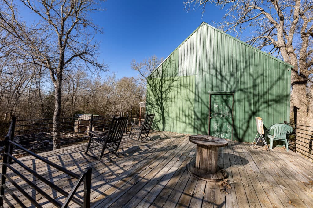 2915 CR 354, Gonzales, TX — public listing photo 22
